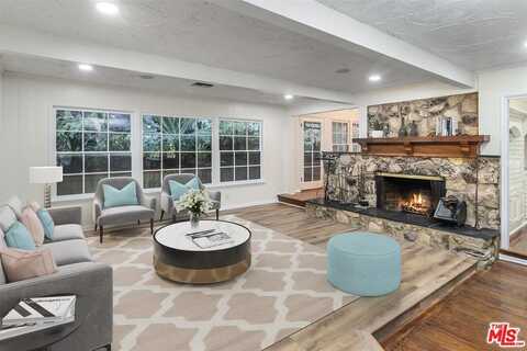 4525 Encino Ave, Encino, CA 91316