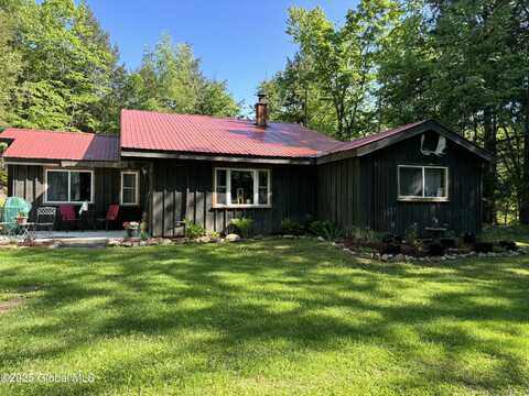 469 Military Road, Edinburg, NY 12134