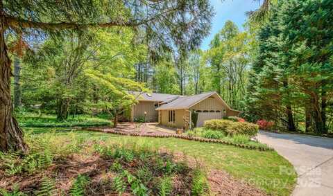 138 Woodhaven Drive, Hendersonville, NC 28739