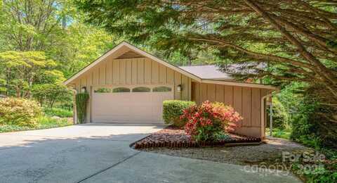 138 Woodhaven Drive, Hendersonville, NC 28739