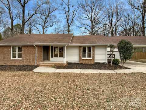 206 Colonial Circle, Wingate, NC 28174