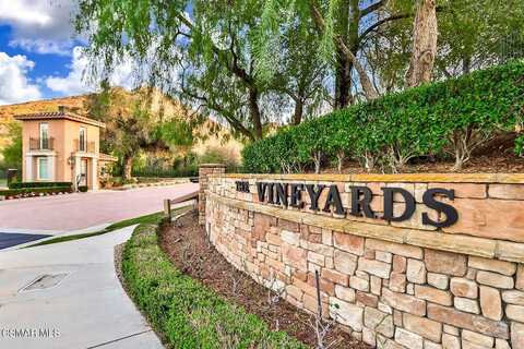 469 Vineyard Drive, Simi Valley, CA 93065