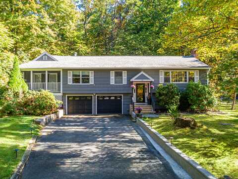 14 Brookhill Lane, Norwalk, CT 06851