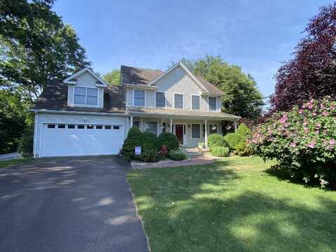 16 North Ridge Drive, Cromwell, CT 06416