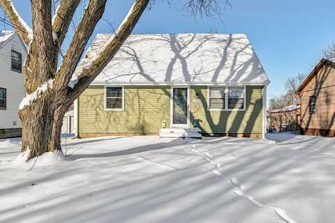 2524 E 39th Court, Des Moines, IA 50317