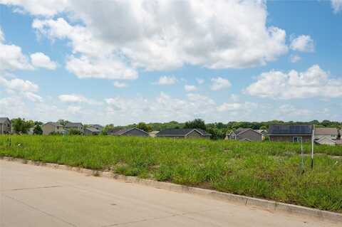 2914 Lake Hill Drive, Des Moines, IA 50320