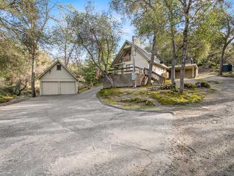 49489 Greenacre Drive, Oakhurst, CA 93644