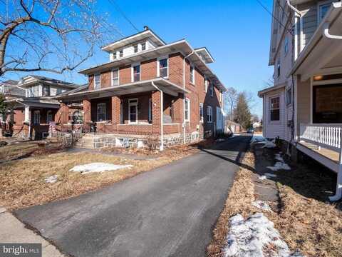 1107 W BROAD STREET, QUAKERTOWN, PA 18951