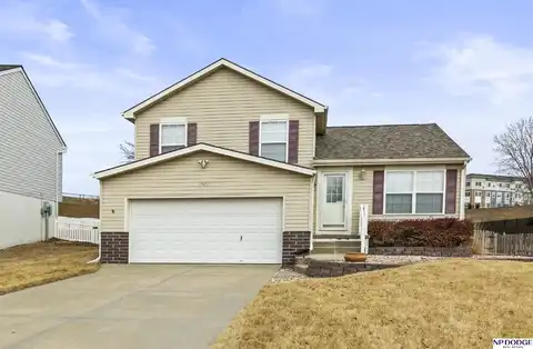 17902 Gertrude Circle, Omaha, NE 68136