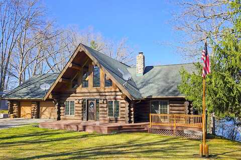 11550 N Hilltop Drive, Irons, MI 49644