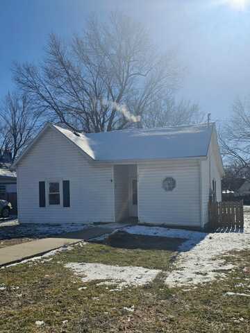 200 E Robberson Street, Willard, MO 65781