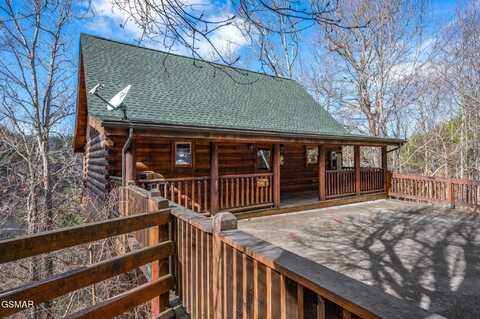 1924 Cougar Crossing Way, Sevierville, TN 37862