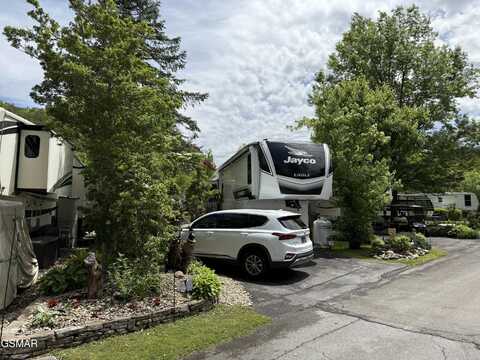 4229 E Parkway #376, Gatlinburg, TN 37738