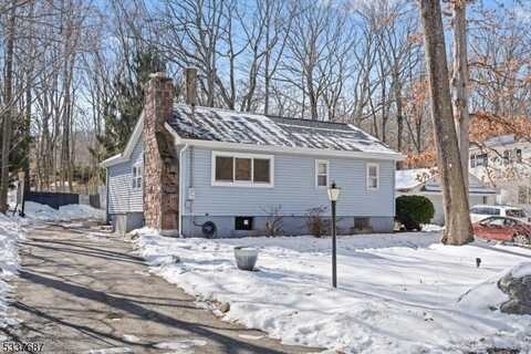 89 Marion Ave, Kinnelon, NJ 07405