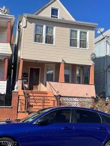 52 Quincy St, Passaic, NJ 07055