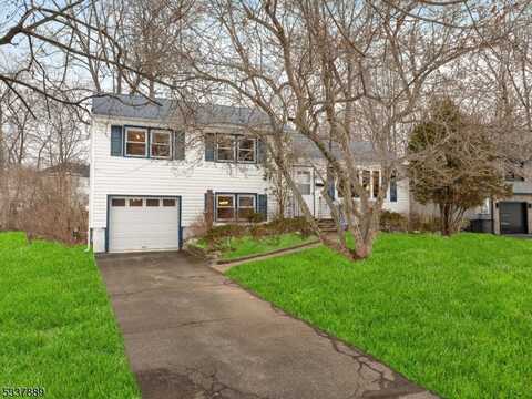 32 W Mcclellan Ave, Livingston, NJ 07039