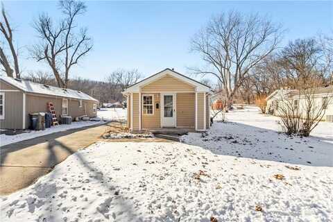 222 East Street, Excelsior Springs, MO 64024