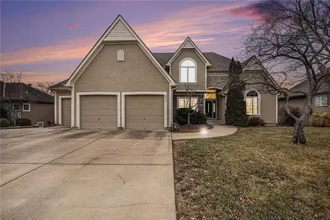 4316 SE Canter Drive, Lees Summit, MO 64082