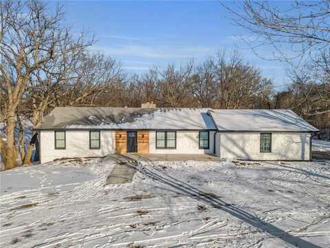 7621 Hampton Road, Kansas City, MO 64152