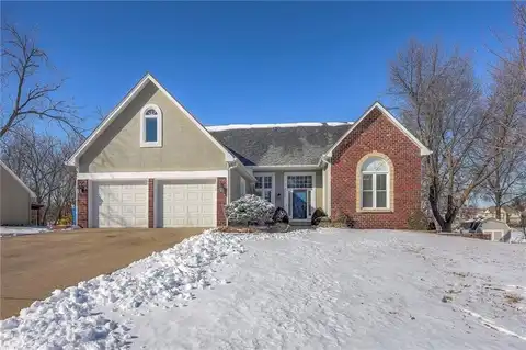 2440 NW Shady Bend Lane, Lees Summit, MO 64081