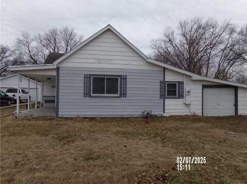 609 Elm Street, Henrietta, MO 64036