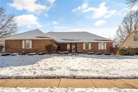 400 NW Beau Drive, Blue Springs, MO 64014