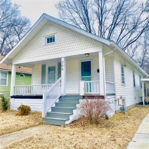 704 W 76th Terrace, Kansas City, MO 64114