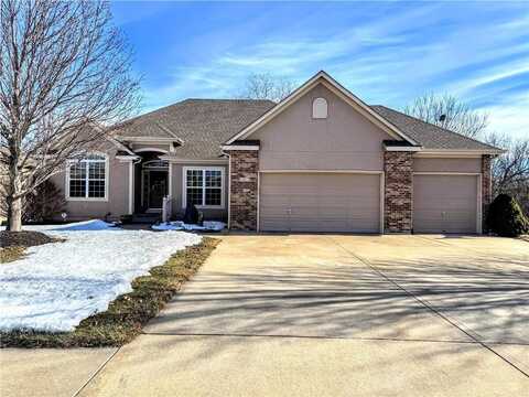 407 S Fox Ridge Drive, Raymore, MO 64083