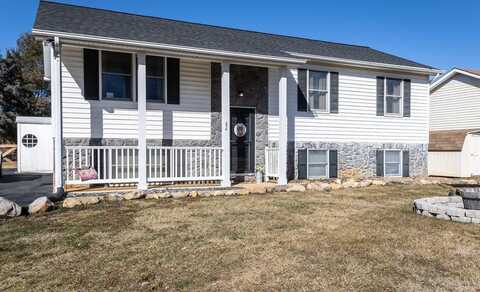 82 OX RD, WAYNESBORO, VA 22980