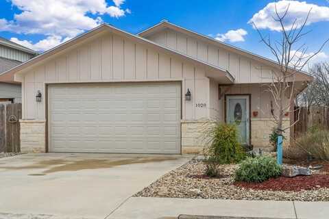 1020 Creswell Ln, Kerrville, TX 78028