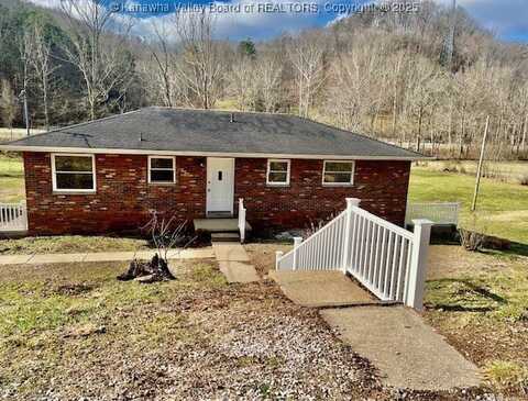 403 Hodges Road, Hurricane, WV 25526