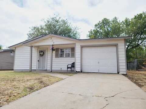 508 NW Greenmeadow Dr, Lawton, OK 73507