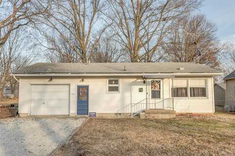 832 S Franklin Street, Litchfield, IL 62056