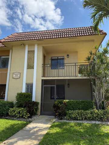 303 Lakeview Dr, Weston, FL 33326