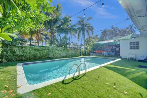 2590 NE 200th, Miami, FL 33180