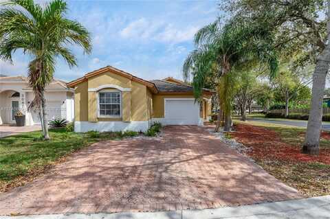 3025 NW 99th Pl, Doral, FL 33172