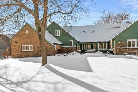 12325 N Golf Dr, Mequon, WI 53092