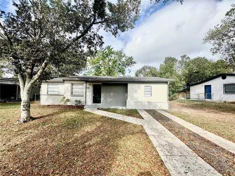 2426 BARBAROSSA AVENUE, DELTONA, FL 32738