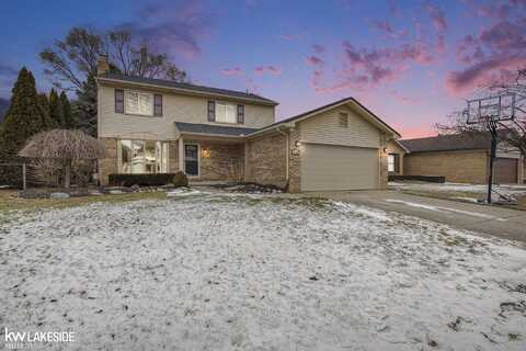 18167 Red Oaks, Macomb, MI 48044