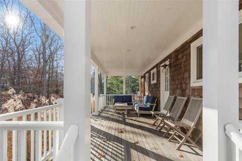 34 Harbor Boulevard, East Hampton, NY 11937
