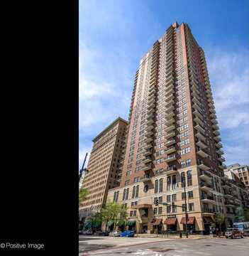 41 E 8TH Street, Chicago, IL 60605