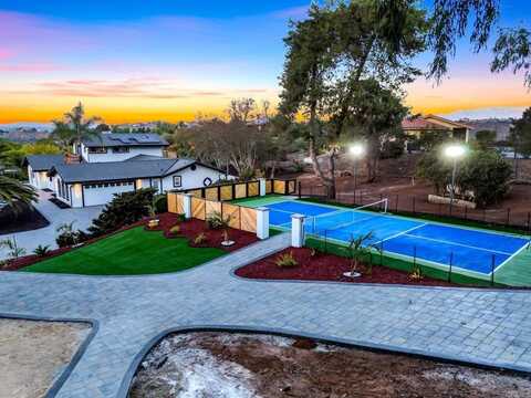 3065 Fairview Dr, Vista, CA 92084