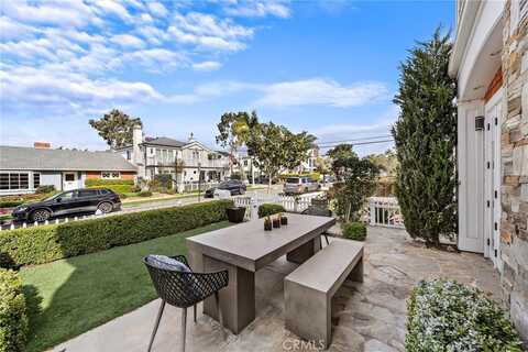 516 Poinsettia Avenue, Corona del Mar, CA 92625