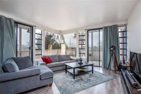 2525 E 19th Street, Signal Hill, CA 90755