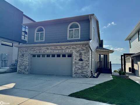 2405 S Lakeview Ct, Clear Lake, IA 50428