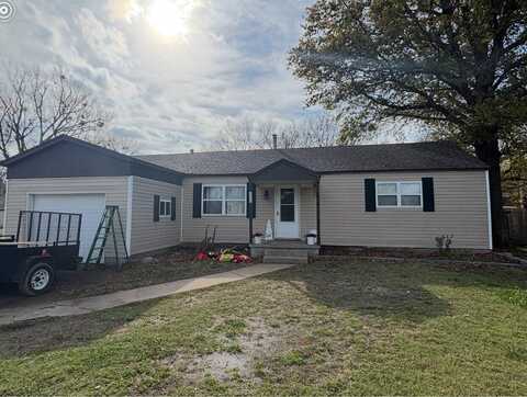 520 W 8th Street, Chelsea, OK 74016