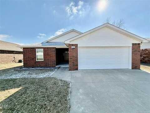 808 Bonnie Avenue, Pryor, OK 74361