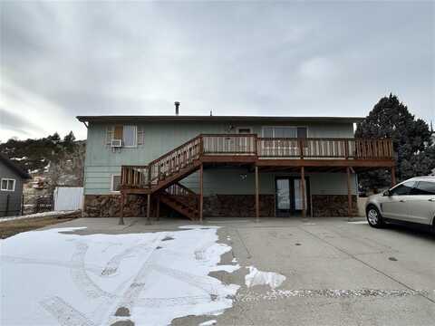 908 S 14th St, Thermopolis, WY 82443