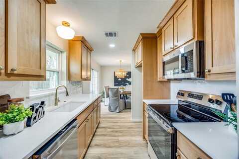 8735 Charing Cross Lane, Dallas, TX 75238