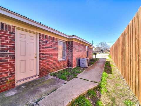 209 S Beverly Street, Crowley, TX 76036